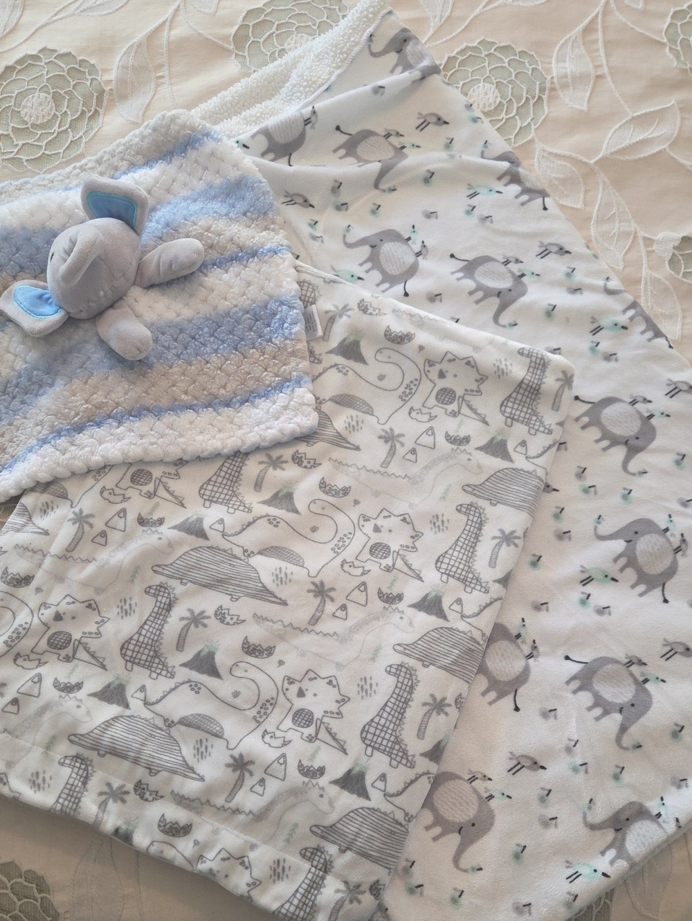 Bundle Of 3 Pieces - Baby Elephant & Safari Prints